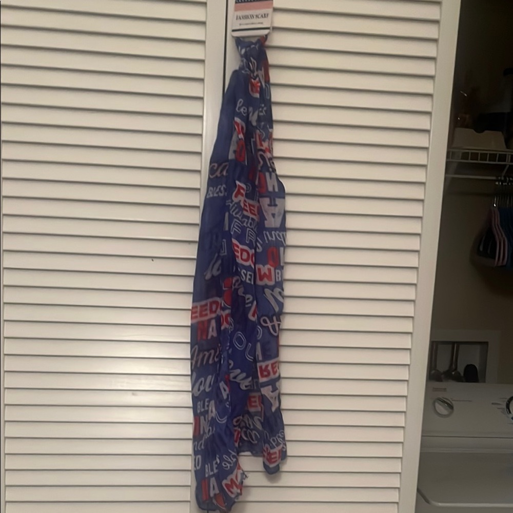 Elegant Blue and Red Wrap with Organic Design